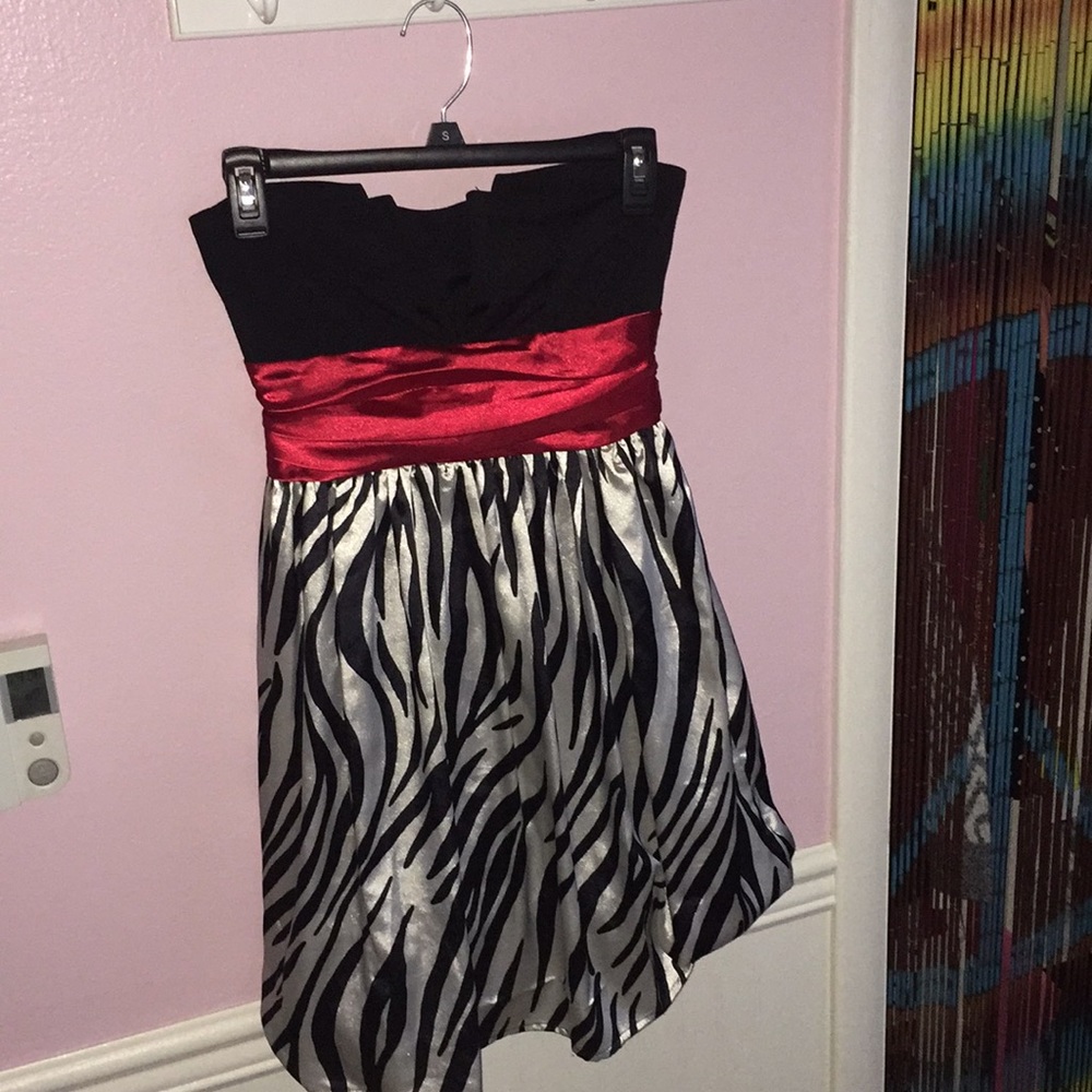 Short zebra print dress with red bow 👠